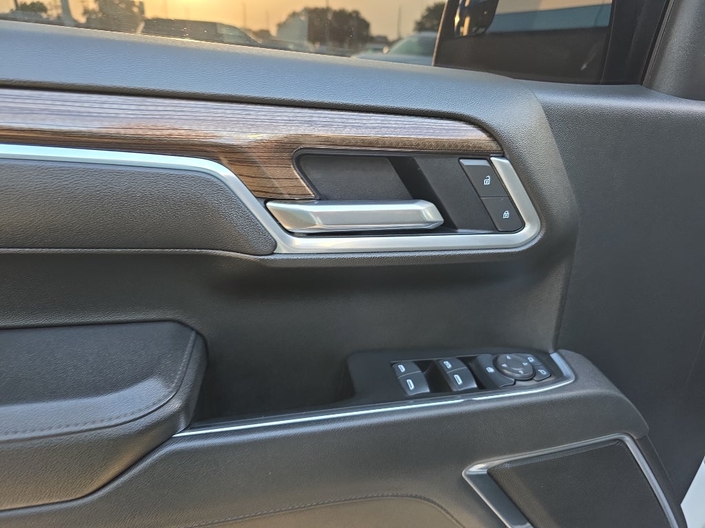 2025 Chevrolet Silverado LT