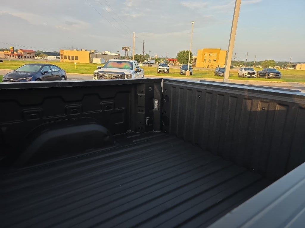 2025 Chevrolet Silverado LT