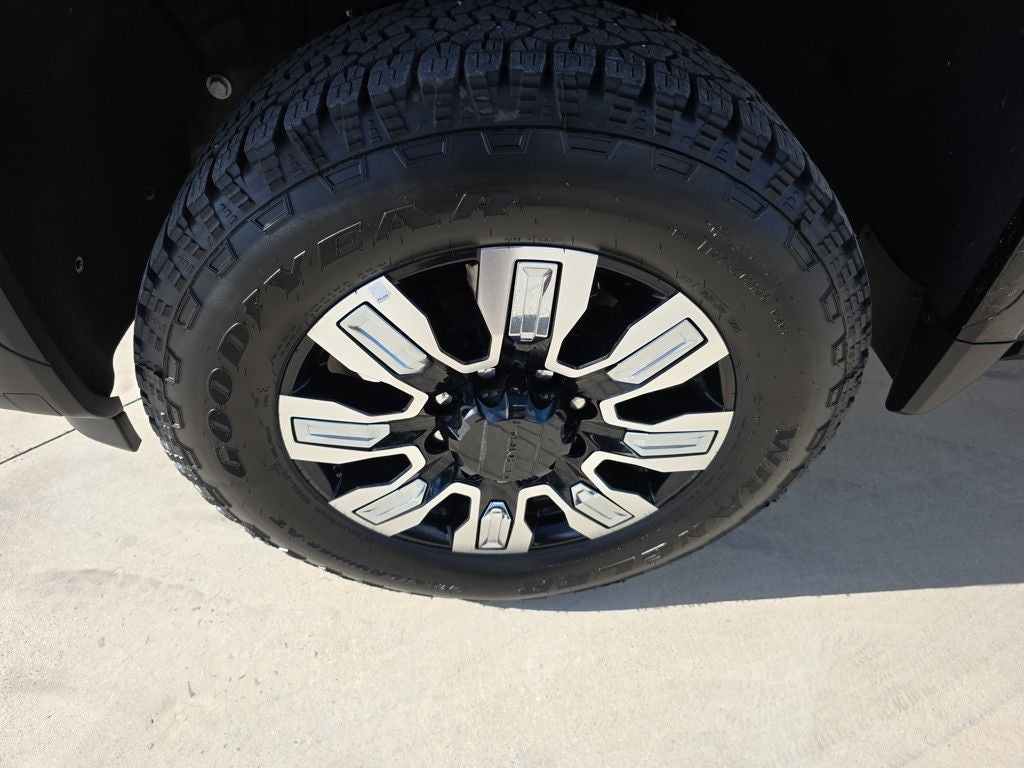 2025 GMC Sierra Denali