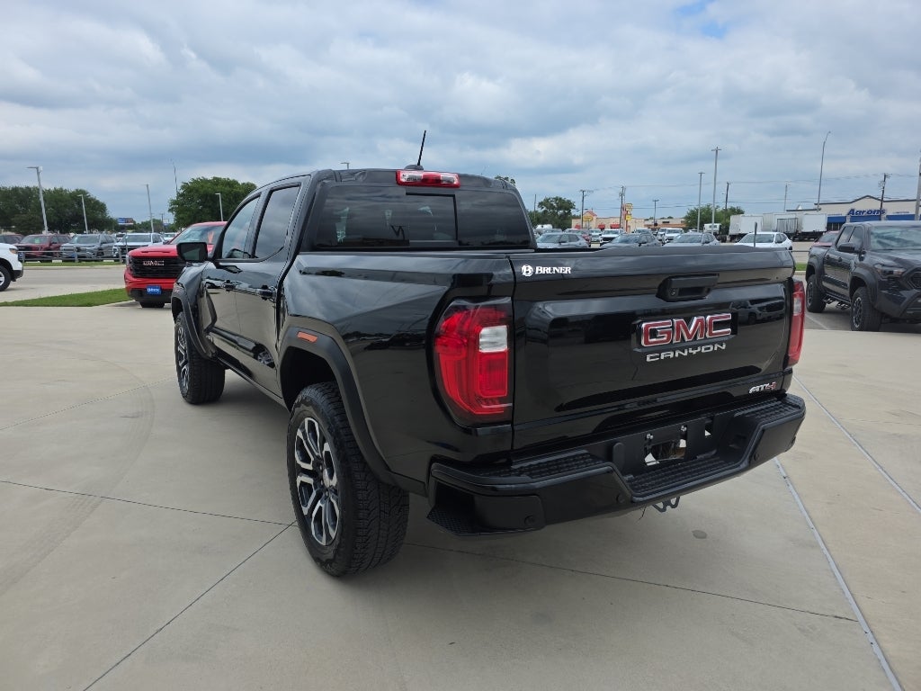 2023 GMC Canyon 4WD AT4