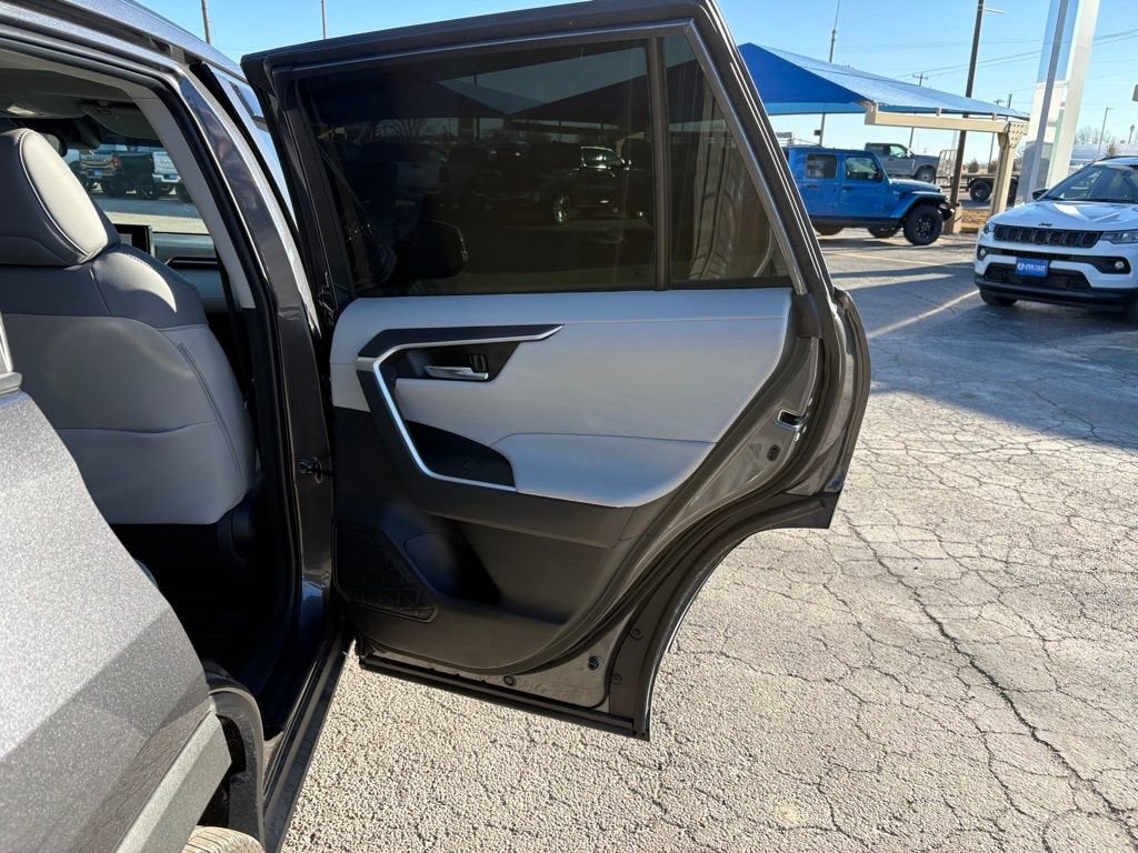 2025 Toyota RAV4 XLE Premium