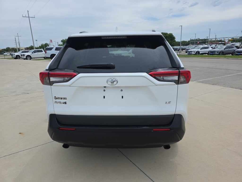 2020 Toyota RAV4 LE