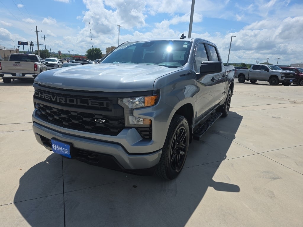 2024 Chevrolet Silverado Custom