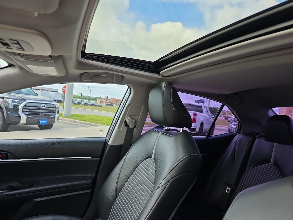 2019 Toyota Camry Hybrid SE