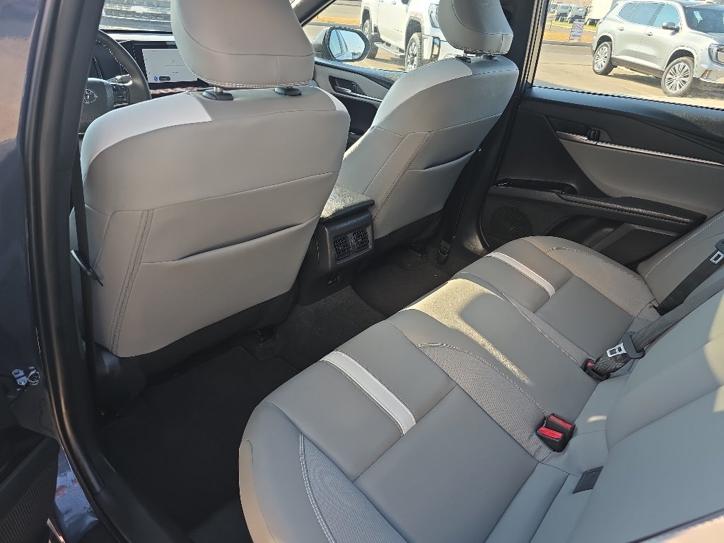 2026 Toyota Camry Hybrid SE
