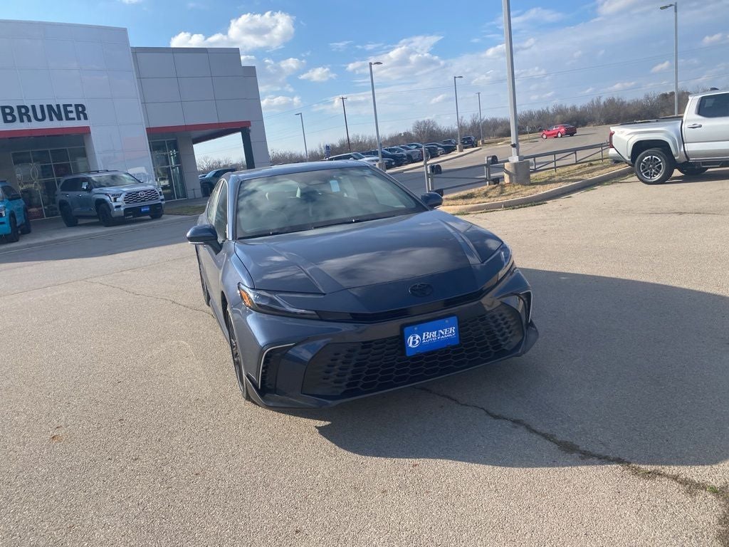 2026 Toyota Camry Hybrid SE