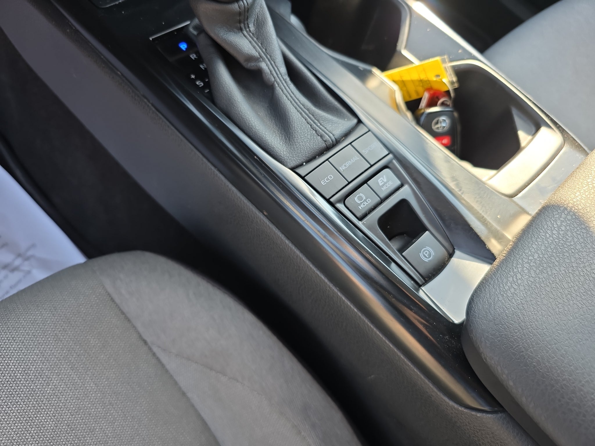 2025 Toyota Camry Hybrid LE