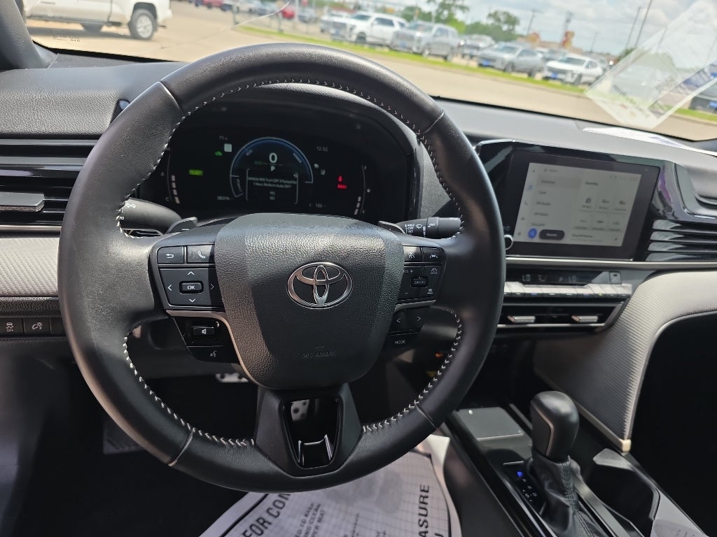 2025 Toyota Camry Hybrid SE