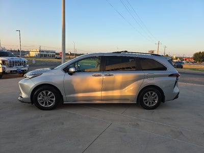 2022 Toyota Sienna XLE