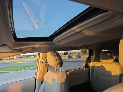 2022 Toyota Sienna XLE