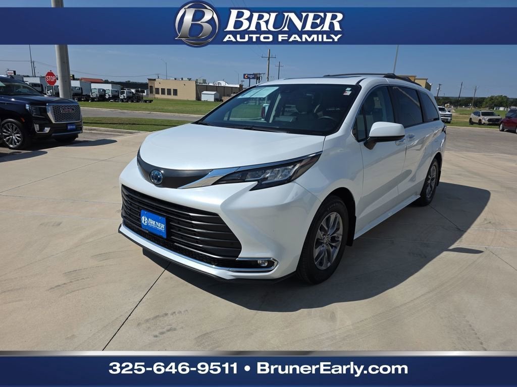 2023 Toyota Sienna XLE