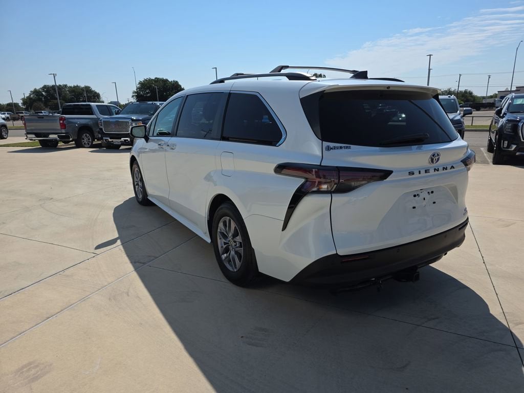 2023 Toyota Sienna XLE