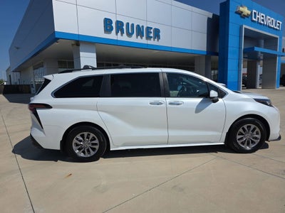 2023 Toyota Sienna XLE