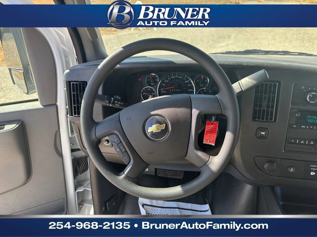 2025 Chevrolet Express Cutaway 3500 1WT