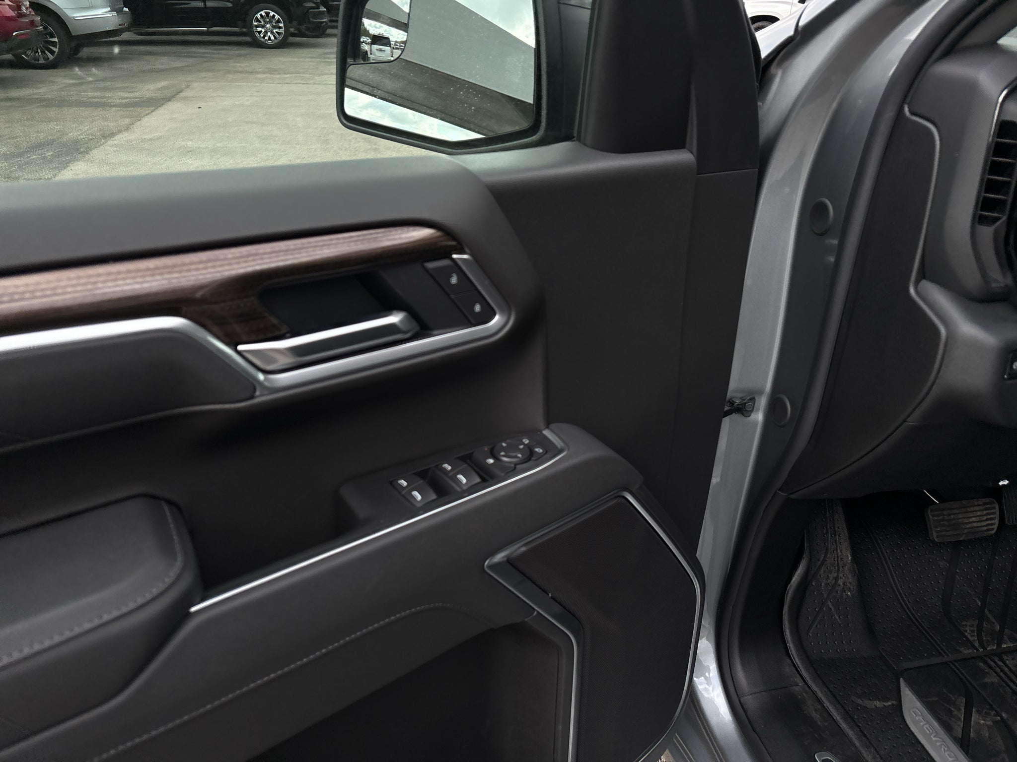 2026 Chevrolet Silverado 1500 RST - Photo 5