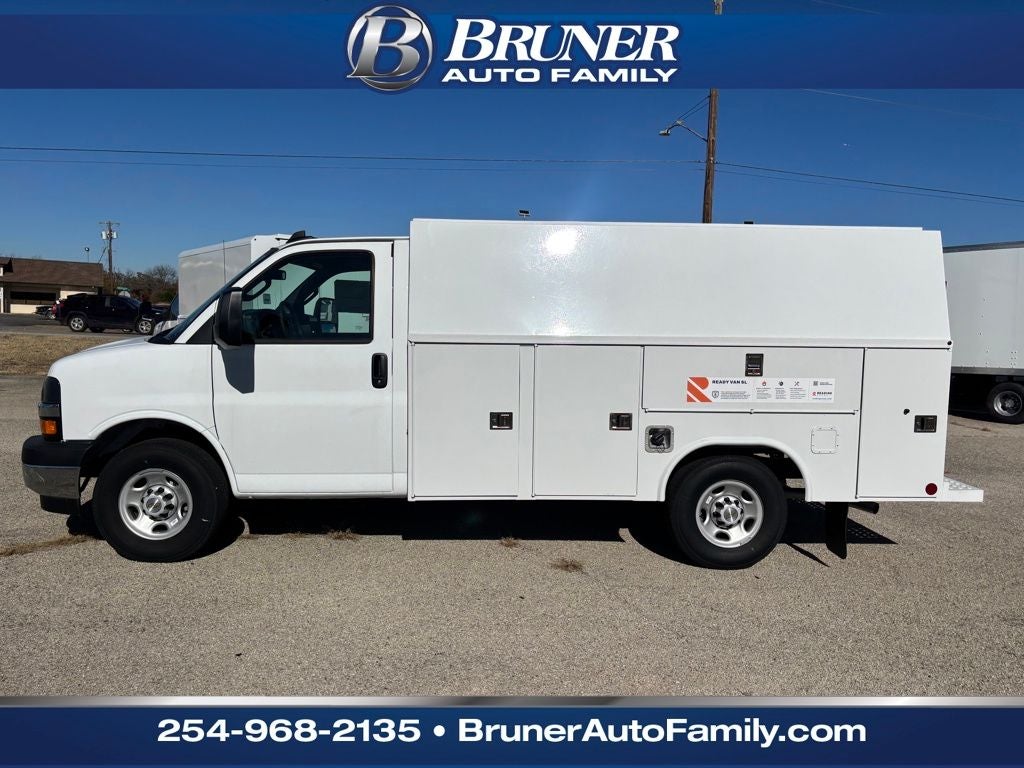 2025 Chevrolet Express Cutaway 3500 1WT