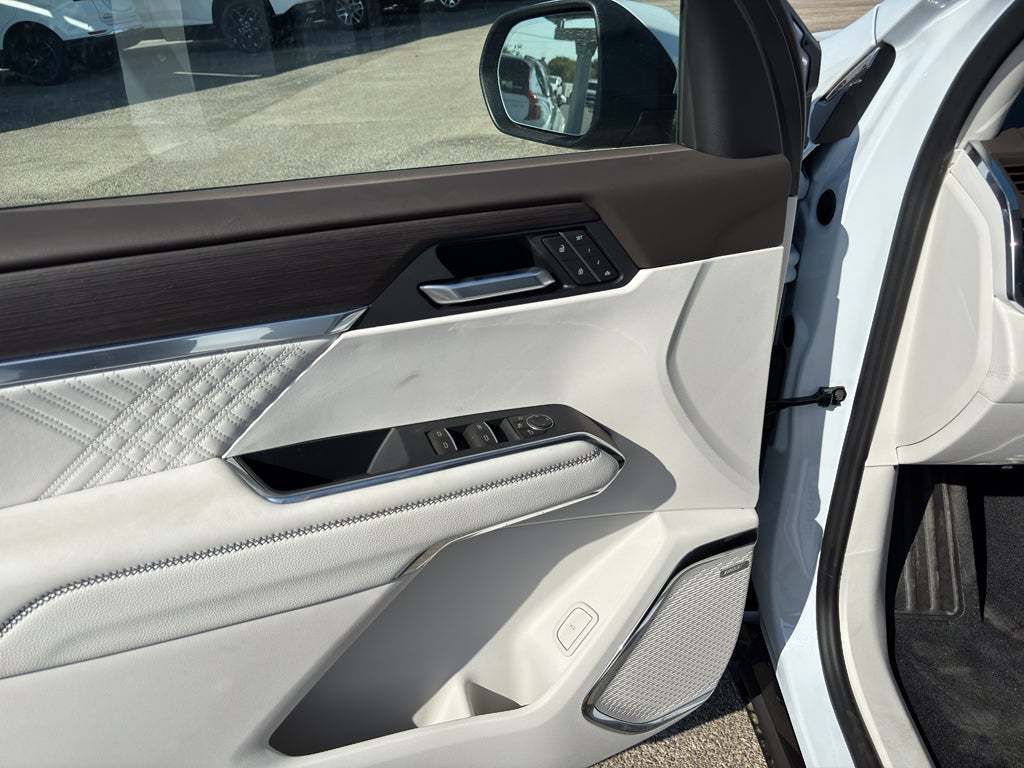2027 GMC Acadia Denali