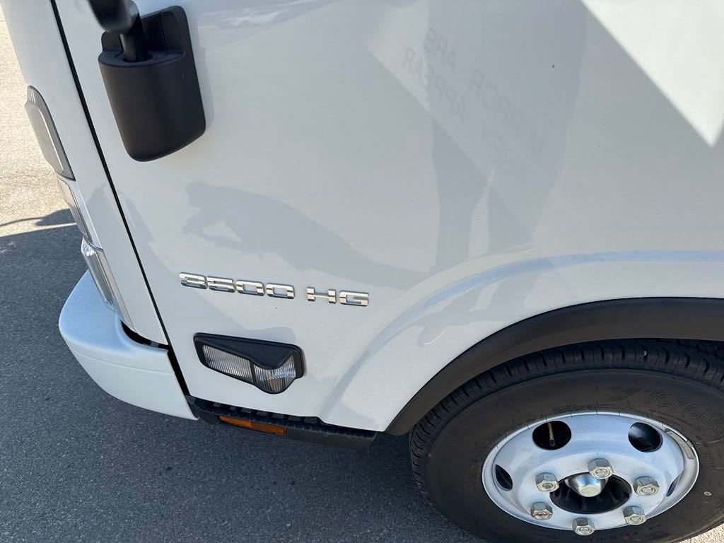 2025 Chevrolet Low Cab Forward 3500 1WT