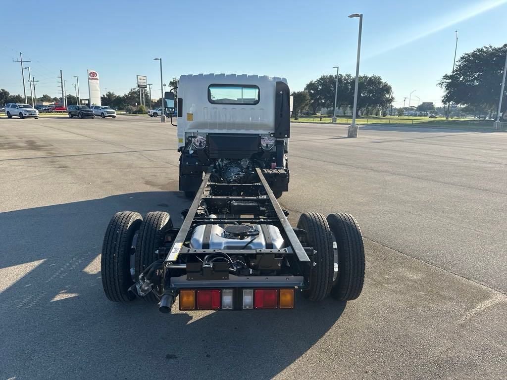 2025 Chevrolet Low Cab Forward 3500 1WT