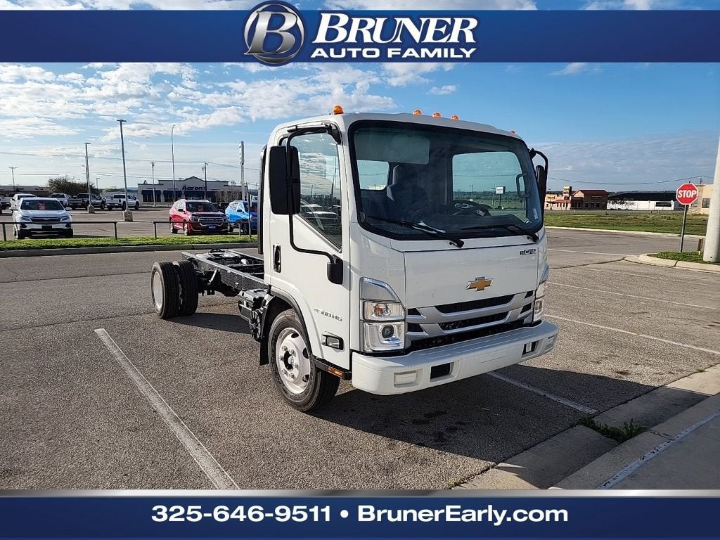 2024 Chevrolet Low Cab Forward 4500 1WT