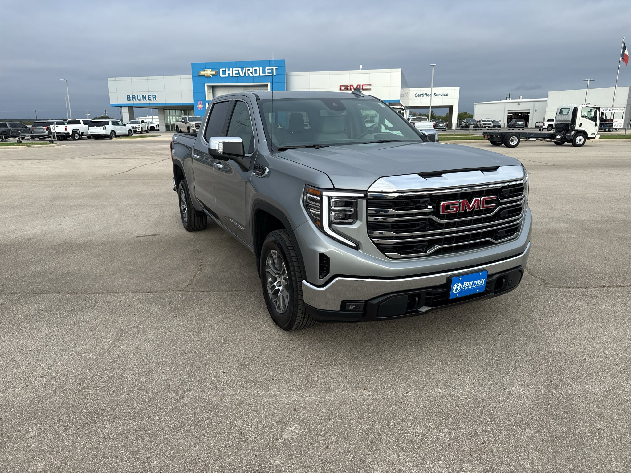 2026 GMC Sierra 1500 SLT