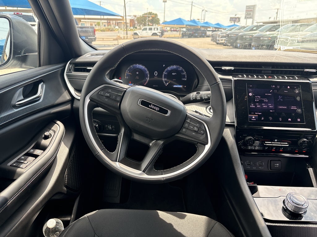 2025 Jeep Grand Cherokee GRAND CHEROKEE LAREDO 4X4