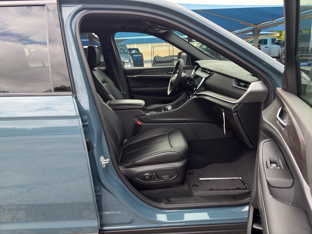 2026 Jeep Grand Cherokee GRAND CHEROKEE L LIMITED 4X2