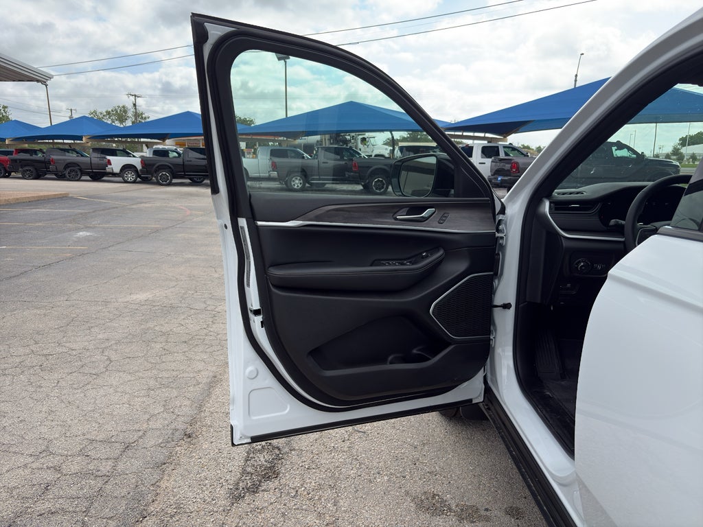 2026 Jeep Grand Cherokee GRAND CHEROKEE L LIMITED 4X2