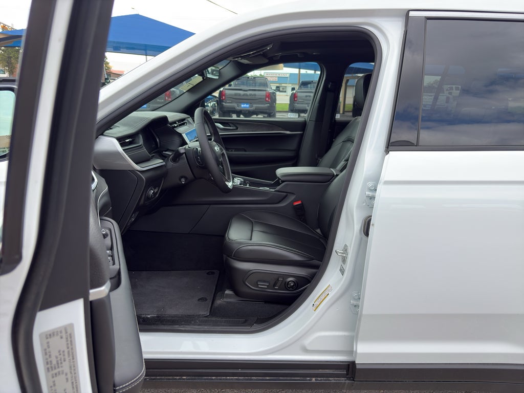 2026 Jeep Grand Cherokee GRAND CHEROKEE L LIMITED 4X2