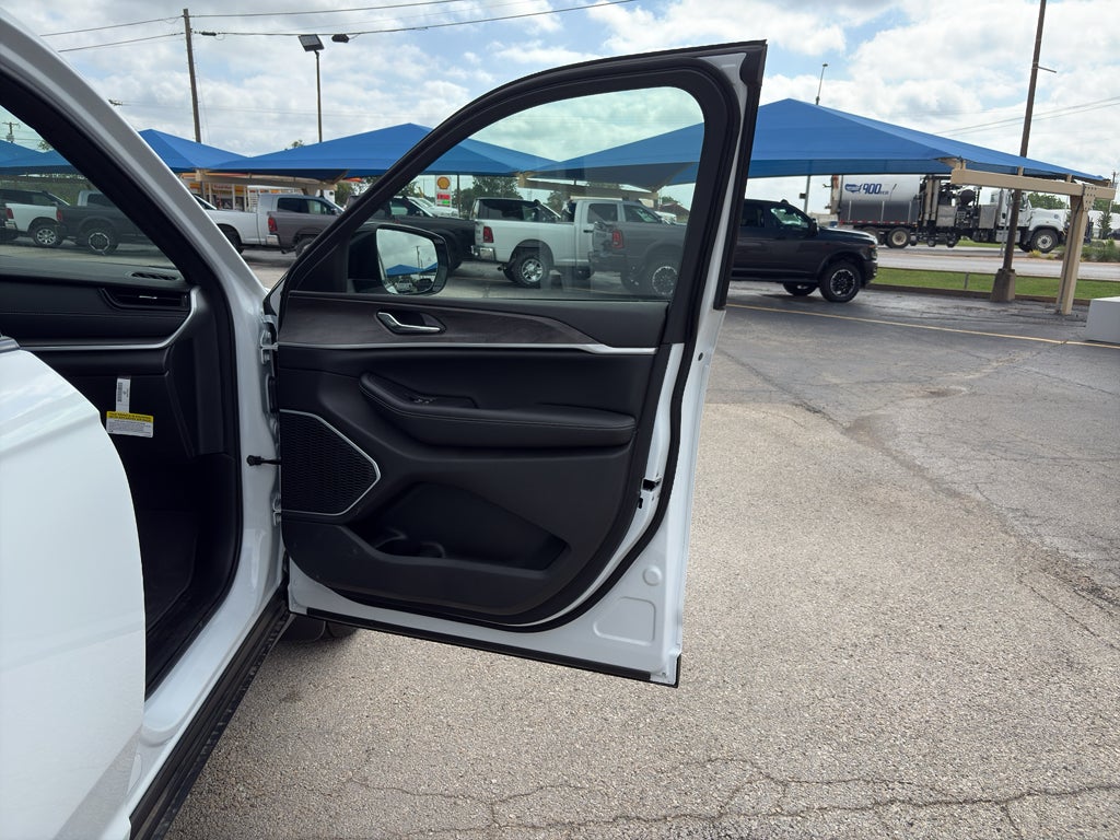 2026 Jeep Grand Cherokee GRAND CHEROKEE L LIMITED 4X2