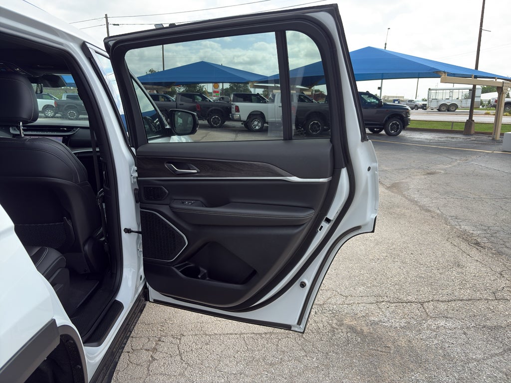 2026 Jeep Grand Cherokee GRAND CHEROKEE L LIMITED 4X2