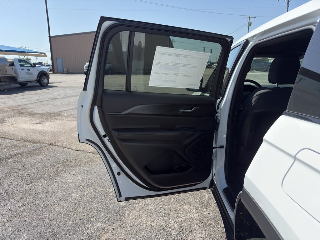 2026 Jeep Grand Cherokee GRAND CHEROKEE L LAREDO 4X4