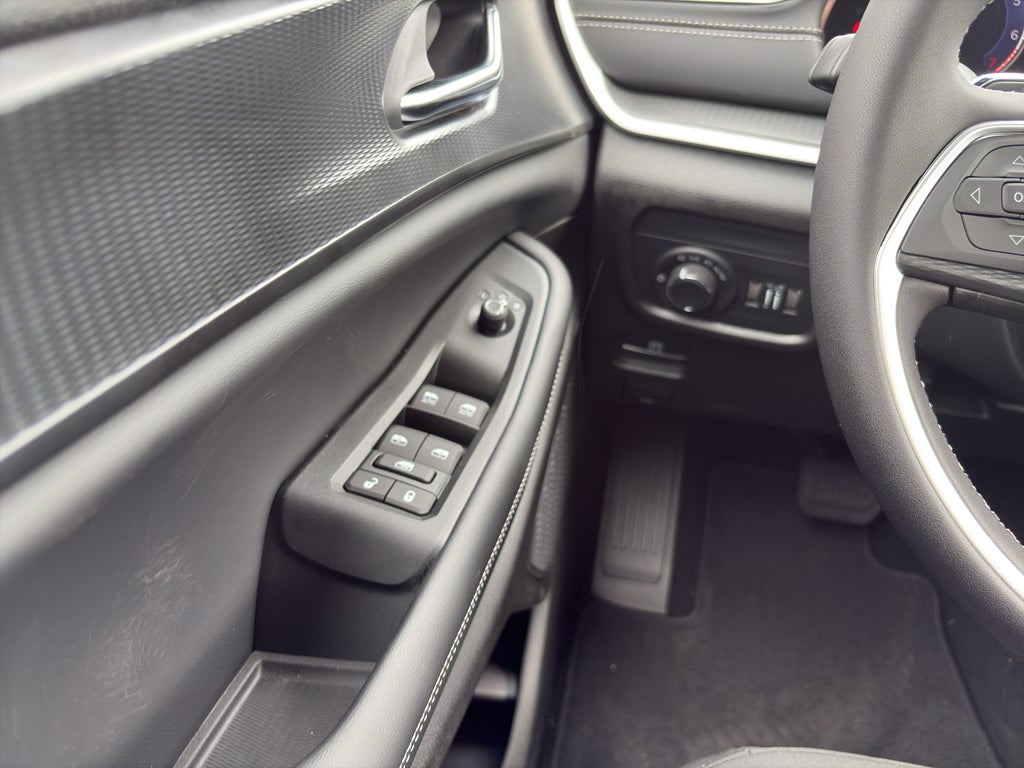 2026 Jeep Grand Cherokee GRAND CHEROKEE L LAREDO 4X4
