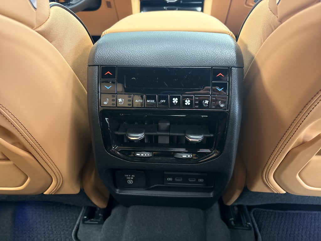 2026 Jeep Grand Cherokee GRAND CHEROKEE L SUMMIT 4X4