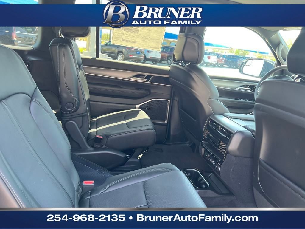 2025 Jeep Wagoneer WAGONEER CARBIDE 4X4