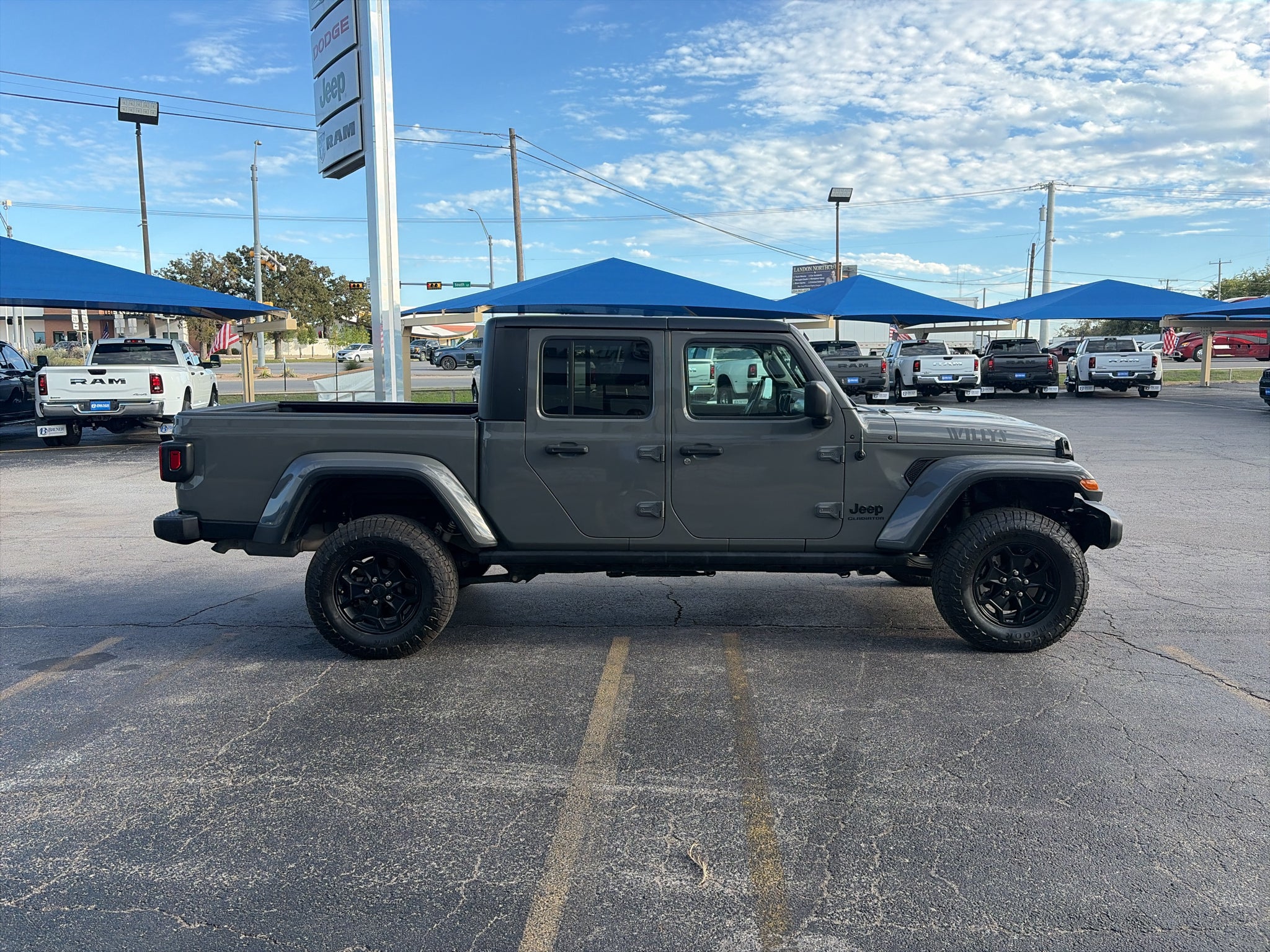 2021 Jeep Gladiator Willys Sport 4x4