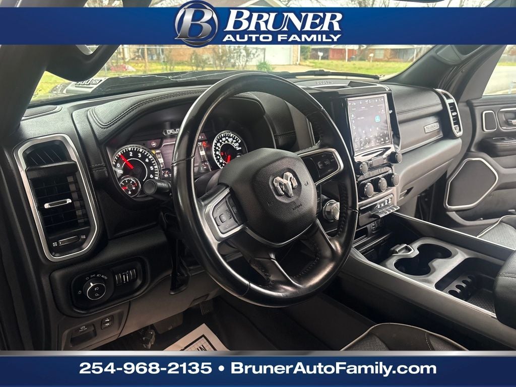 2022 RAM 1500 Laramie Crew Cab 4x2 5'7' Box