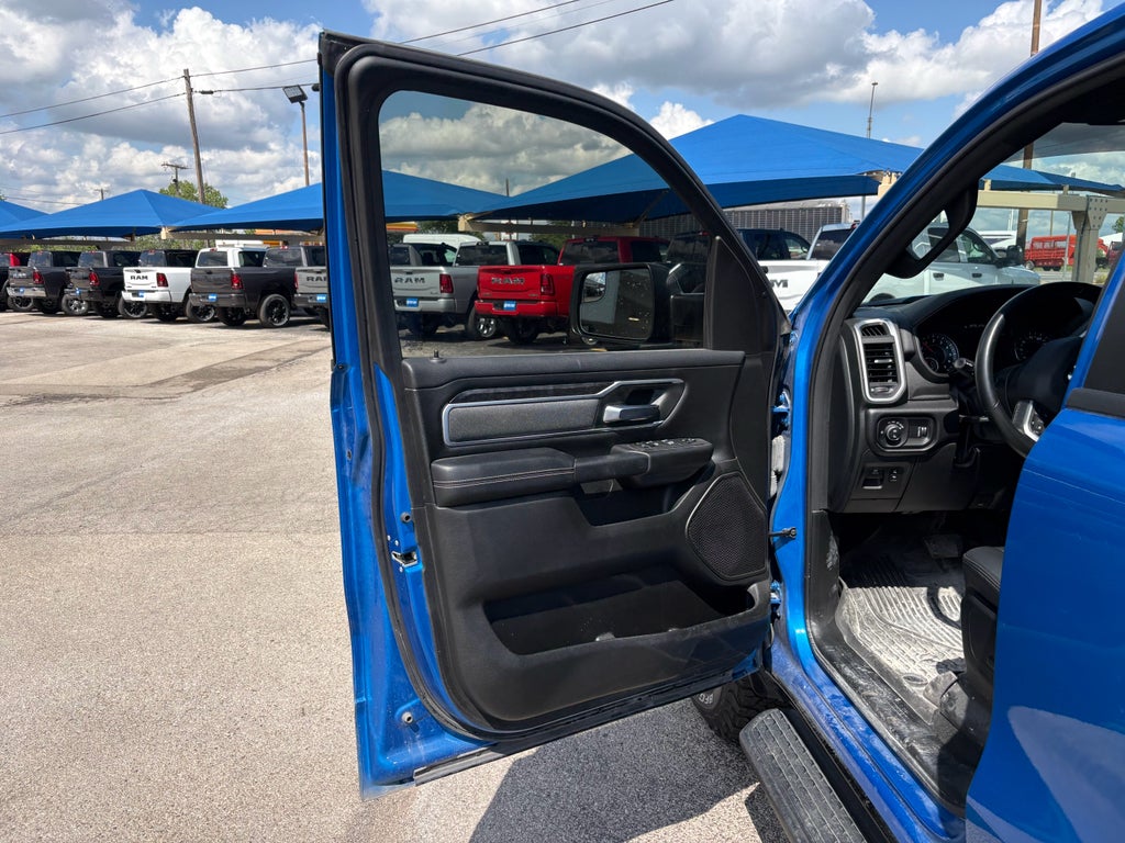 2022 RAM 1500 Big Horn Crew Cab 4x4 5'7' Box