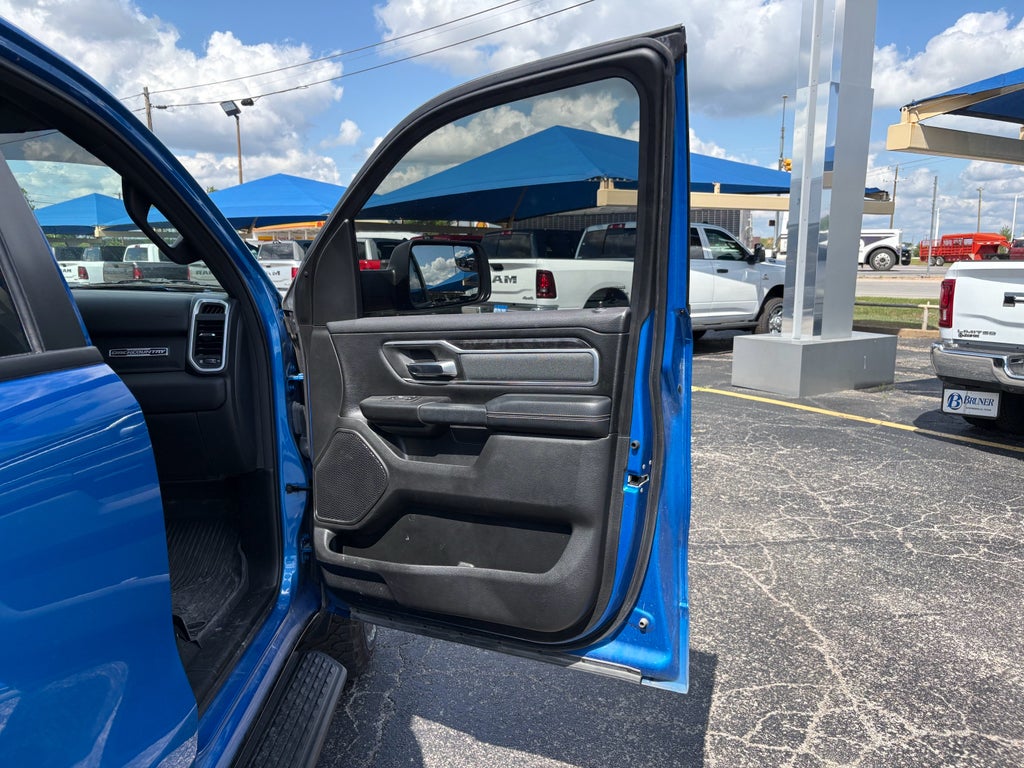 2022 RAM 1500 Big Horn Crew Cab 4x4 5'7' Box