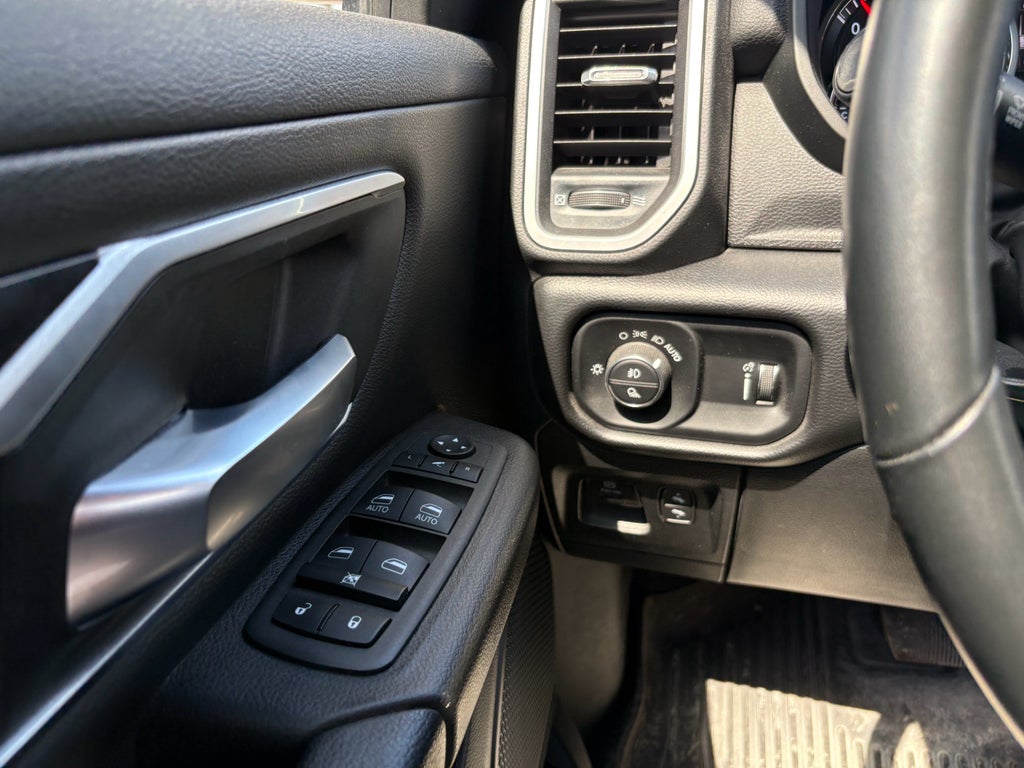 2022 RAM 1500 Big Horn Crew Cab 4x4 5'7' Box