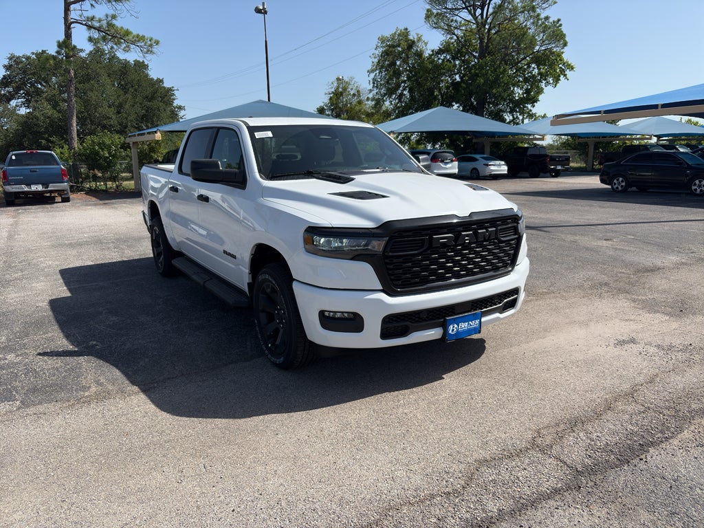 2026 RAM Ram 1500 RAM 1500 EXPRESS CREW CAB 4X4 5'7' BOX