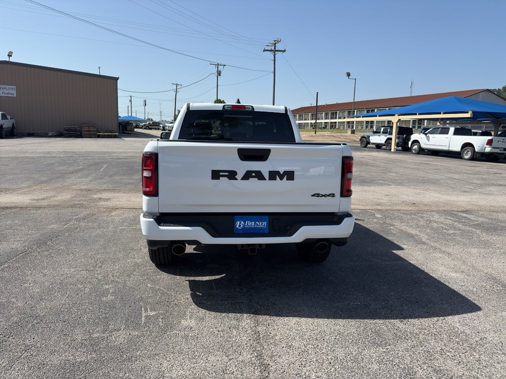 2026 RAM Ram 1500 RAM 1500 EXPRESS CREW CAB 4X4 5'7' BOX