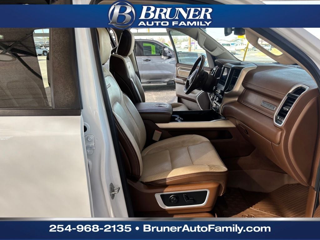 2020 RAM 1500 Laramie Crew Cab 4x4 5'7' Box