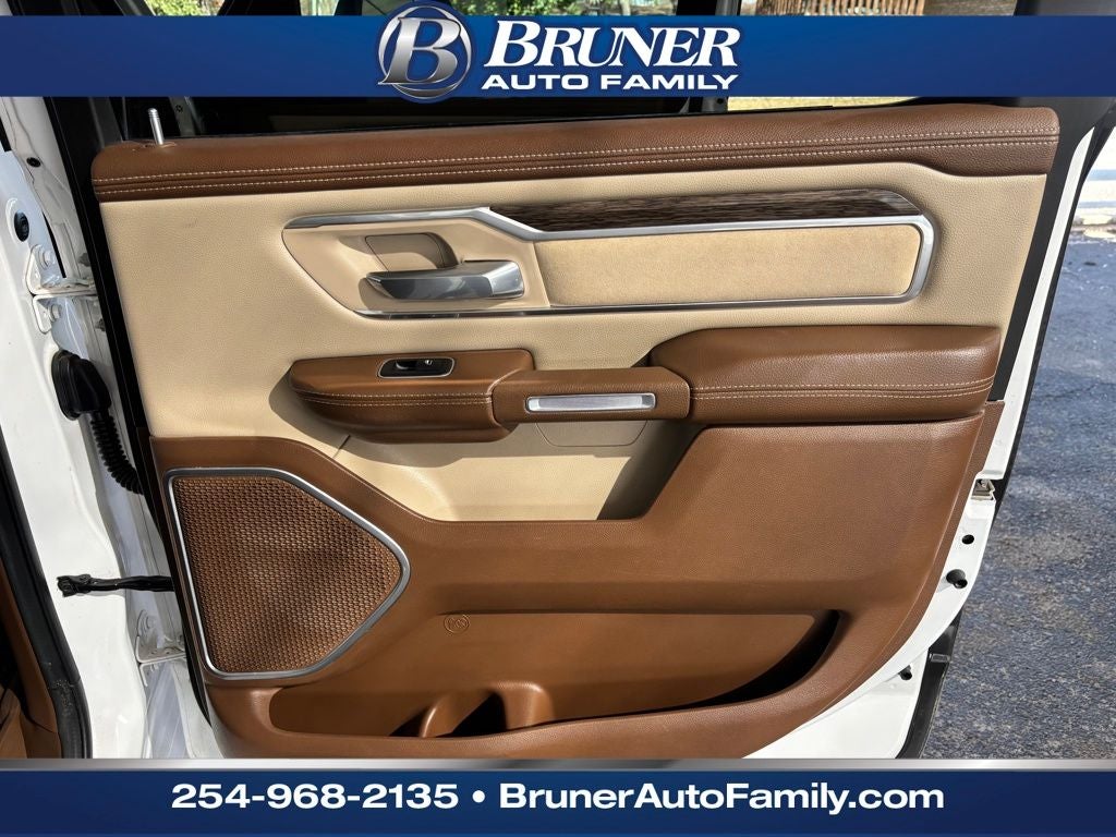 2020 RAM 1500 Laramie Crew Cab 4x4 5'7' Box