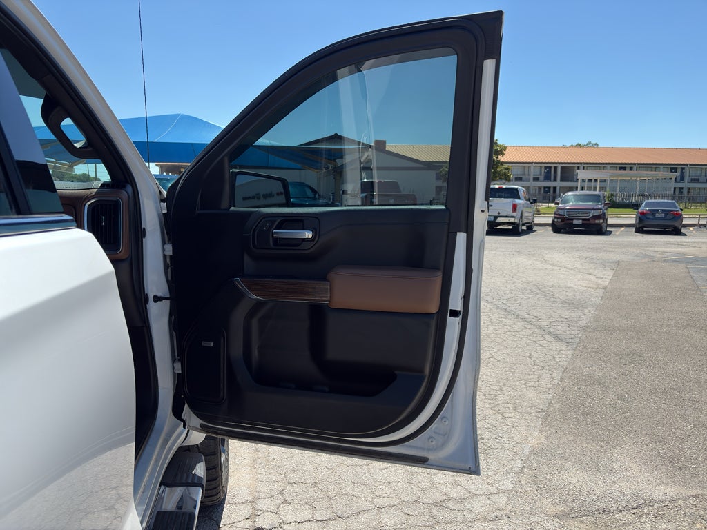 2021 Chevrolet Silverado 1500 4WD Crew Cab Short Bed High Country