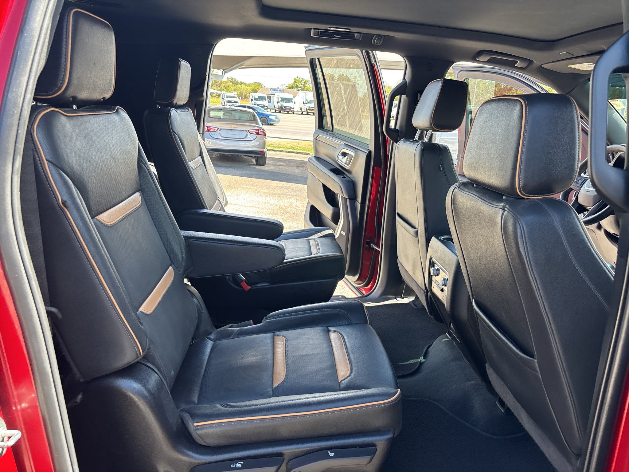 2024 GMC Yukon XL 4WD AT4