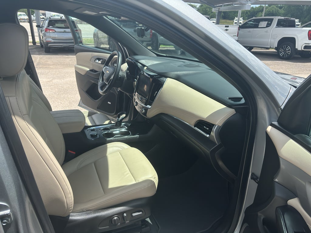 2023 Chevrolet Traverse FWD LT Leather