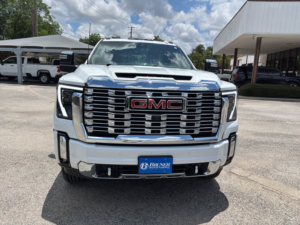 2024 GMC Sierra 2500HD 4WD Crew Cab Standard Bed Denali