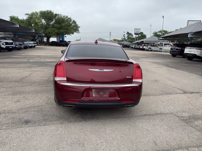 2016 Chrysler 300 Limited
