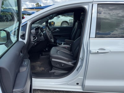 2026 Chrysler Voyager VOYAGER LX